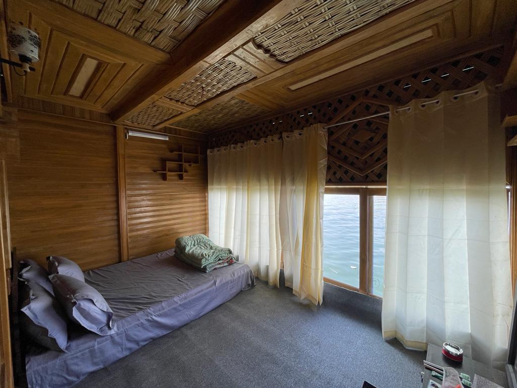 Property Image 8, Ship Image, BookMe Accommodation, Comfortable Stay, Affordable Prices.